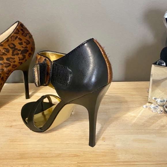 🔻SALE🔻CHARLES DAVID🔹NEW IN BOX • GENUINE LEATHER - Picture 6 of 12